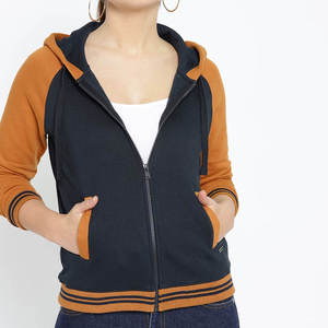 เสื้อฮู้ดผู้หญิงแบบสวมหัวรุ่นใหม่ล่าสุดสำหรับฤดูหนาว มีกระเป๋าขนาดใหญ่  รับสั่งทำไซส์พลัส  เสื้อฮู้ดสตรีทแวร์แบบเรียบๆ - Product Image 2