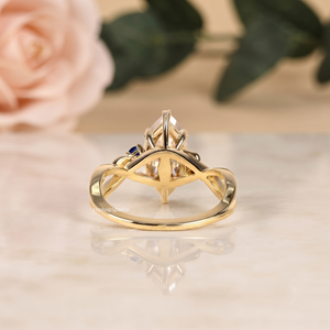 Bague de luxe en or avec pierres latérales taillées en marquise, baguette et rondes, design de bande conique, bijou élégant et de prestige - Product Image 2