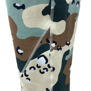 Conjunto de chándal de dos piezas de tela sostenible con camuflaje personalizado para hombre, pantalones cargo de carpintero y conjunto de chándal con cremallera y camuflaje RealTree. - Product Image 5