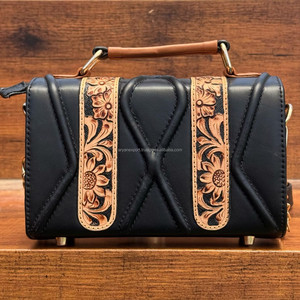 2025 grande capacité usiné à la main en cuir matelassé Boxy forme bandoulière sac à rabat pour femmes en cuir véritable poignée chaîne sacs à main - Product Image 5