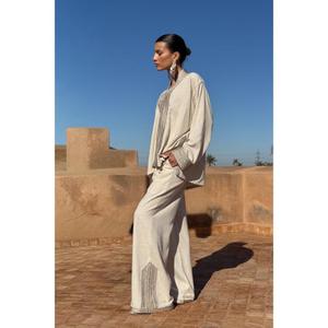 Ensemble Nazim tendance en deux pièces, en lin naturel doux, avec un haut décontracté à col haut et des boutons Sfifa - Product Image 2