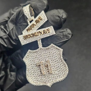 Colgante Personalizado de Placa de Identificación y Escudo, Totalmente Adornado con Moissanita, de Plata de Ley S925, Estilo Hip Hop - Product Image 1