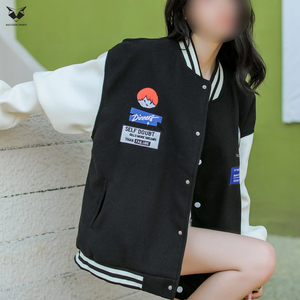 Fournisseur de premier plan, nouvelle arrivée, veste varsity noire pour femmes avec design de patch sur les manches blancs, col rabattu, manches longues, vêtements d'automne - Product Image 4