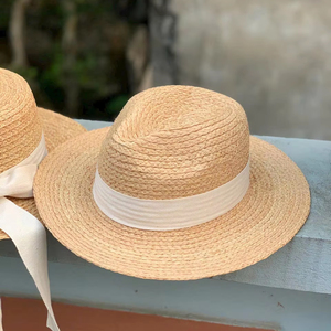 Sombrero de paja de ala ancha para mujer con cinta y correa para la barbilla a prueba de viento, sombrero de playa de verano - Product Image 1