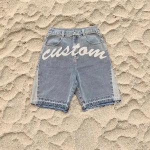 Shorts en jean vintage délavé sur mesure de haute qualité pour hommes, en polyester/coton, avec patchwork vieilli, style streetwear, respirant, avec logo sur le bas. - Product Image 3