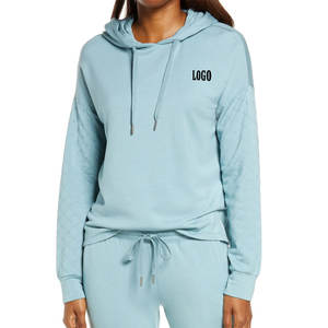 Sweat à capuche avec cordon de serrage, design simple, inspiré du sport, avec logo, coupe confortable et décontractée pour femmes, prix abordable - Product Image 1