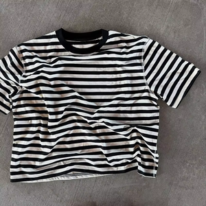 Camisetas de Gran Tamaño de Algodón Pesado de 250 g/m², Venta Caliente de Verano, Camisetas de Manga Corta a Rayas con Logotipo Bordado Personalizado para Hombre - Product Image 2