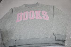 Sudadera con Capucha Bordada con Libros, 100% Algodón, Color Gris Jaspeado, Hilos Finos, Hecha a Medida - Product Image 2