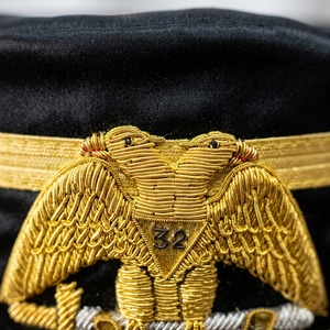 Sombrero Masónico de Terciopelo Negro con Águila Bordada a Mano, Grado 32, Regalia Formal, Tocado para Ceremonia de Adultos, 100% Lana, Ajustable, Cuatro Tallas - Product Image 4