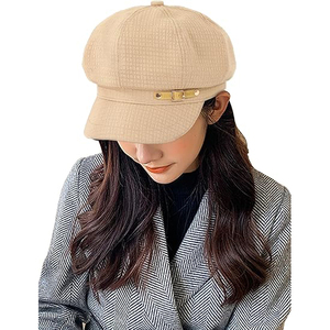 Casquette octogonale beige texturée gaufrée pour femme, style minimaliste, avec ceinture en cuir et boucle dorée, visière souple, 100% laine respirante - Product Image 1