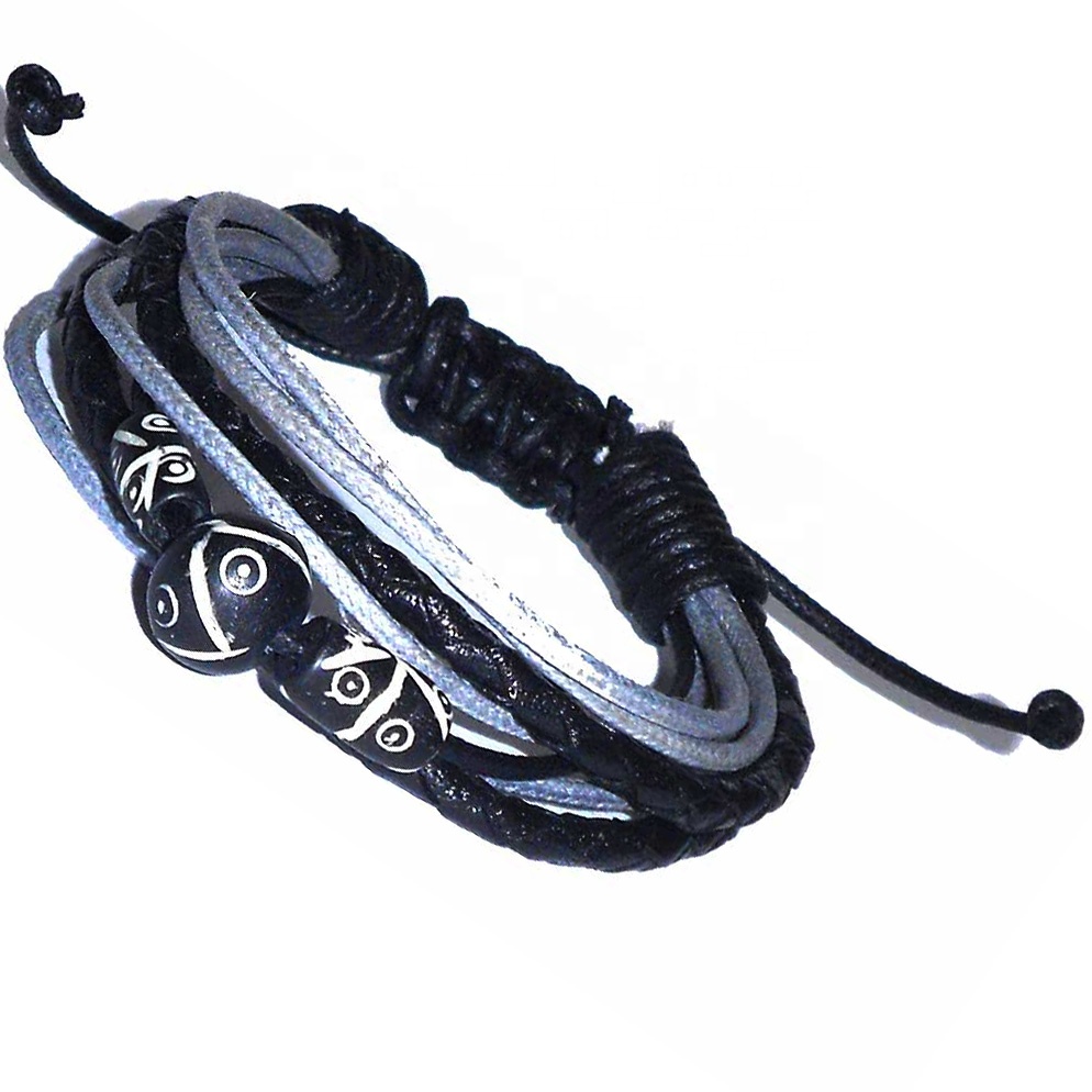 Кожаные браслеты с бусинами в несколько нитей