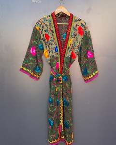 Al por mayor, Kimonos y Chaquetas de Lujo para Descanso, Hechos a Mano, de Algodón 100%, Suaves para Invierno, Estilo Boho con Bordado Floral, de la India - Product Image 1