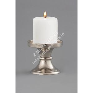 Porte-bougie en métal de style nordique, décoration de table pour événements et fêtes de Noël, support de bougie en aluminium fait à la main - Product Image 1