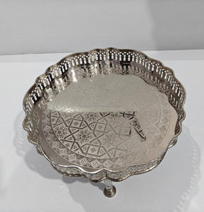 Bandeja de Té Marroquí Plateada con Patas - Product Image 1
