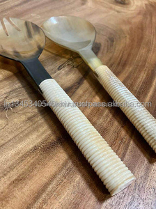 Ensemble de service à salade en corne de buffle poignée en os dernier et unique serveur à salade en corne de buffle de luxe fabriqué en inde - Product Image 3