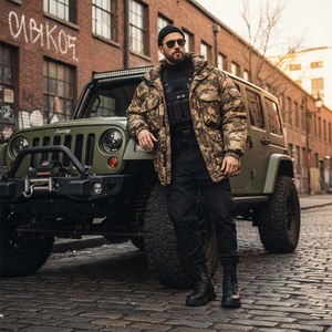 แจ็คเก็ตบอมเบอร์บุใยสังเคราะห์สำหรับผู้ชายแบบขายส่ง สั่งทำได้ คอตั้ง ซิปหน้า สไตล์ทหาร แฟชั่นสตรีทแวร์ สำหรับฤดูใบไม้ร่วง อุ่นสบาย เหมาะกับกิจกรรมกลางแจ้ง พร้อมโลโก้ด้านหน้า - Product Image 5