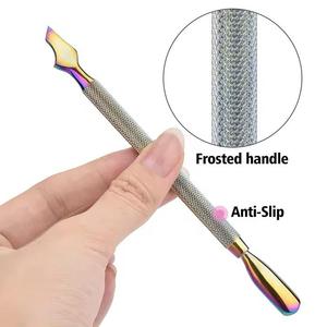 Pousse-cuticules de luxe tendance en acier inoxydable professionnel pour soins des ongles, disponible en OEM - Product Image 5