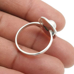 Anillo minimalista de plata 925 con piedra de granate, estilo clásico, joyería para mujer, anillo bohemio hecho a mano de moda. - Product Image 4