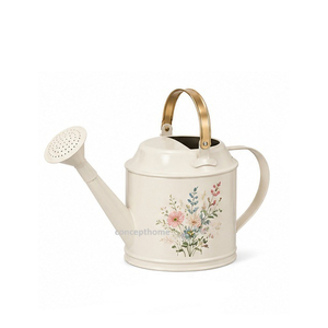Arrosoir en métal crème avec motif floral, poignée en laiton, capacité de 1,5 L, revêtement en poudre écologique, durable, pour usage en jardinage - Product Image 1