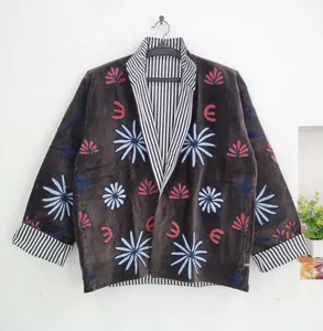 Veste en velours à col montant style bohème chic avec broderie Suzani, vêtement ethnique fait main pour femmes, automne-hiver - Product Image 3