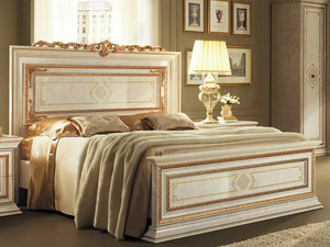 Juego de Dormitorio de Lujo en Madera de Teca Sólida, Estilo Neoclásico Árabe Real, Cama King Size con Cabecera y Piecera, 2 Mesitas de Noche, para Suite Principal de Villa - Product Image 2