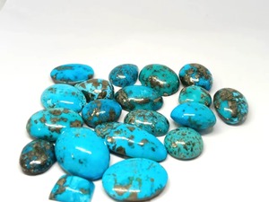 Cabochons en turquoise iranienne naturelle, formes et tailles variées, sculptés à la main, pierres précieuses en vrac pour la fabrication de bijoux - Product Image 5