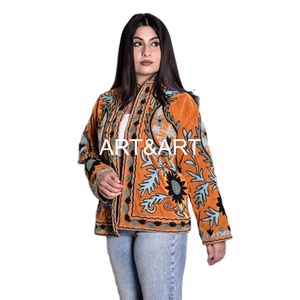 Manteau pour femme en coton velours matelassé court respirant avec broderie argyle suzani, bord brut et tissu TNT - Product Image 3