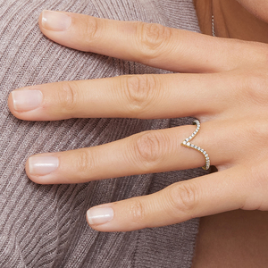 Bague de mariage en diamant en forme de V contournée, motif chevron LR - Product Image 4