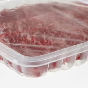 Lámina de APET/PE (Peel) / Rollo de Película Rígida con Recubrimiento de Silicona de Alto Brillo, Grado Alimenticio, Termoformable, para Envasado de Alimentos, 500micx560mm - Product Image 1