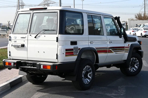 BRAND NEW 2025 TOY OTA LA ND CRUI SER 76 HARDTOP LX 5KM 5 SEATERS 6CYLINDER AUTOMATIC TRANSMISSION - Product Image 3