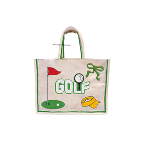 Sacs fourre-tout perlés tendance faits main sur le thème du golf pour l'été, avec les dernières créations, détails personnalisés et sangles perlées sur mesure - Product Image 1