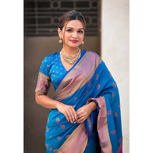 ชุดราตรีผ้าไหมพิธานี นาธ เยโอลา ทอลายสีน้ำเงิน ประดับด้วยดิ้นทอง ดีไซน์หรูหรา - Product Image 1