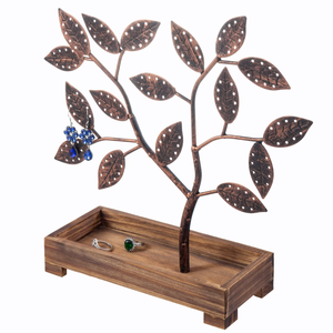 Porte-bijoux en métal avec base en bois, design feuille décoratif, support rustique en métal pour boucles d'oreilles, colliers, etc. - Product Image 1