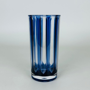 Vaso de acrílico con diseño de nervaduras verticales para bebidas - Product Image 3
