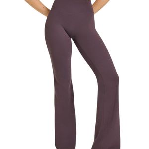 2026 Women's High-Waist Yoga Gym Custom Logo Scrunch Butt <b>Flared</b> Yoga <b>Leggings</b> High Waist Quick Dry Gym Fitness Pants OEM ODM - Product Image 4