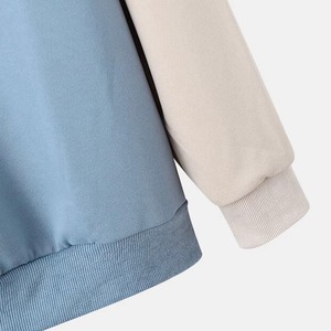 เสื้อฮู้ดผู้ชายสีฟ้าอ่อน แขนเสื้อแบบแร็กแลน ทรงโอเวอร์ไซส์ สีพื้น ผ้าถักนิตติ้ง คอตตอน สวมใส่สบายๆ สำหรับฤดูใบไม้ร่วง จาก Relevo Industries - Product Image 3