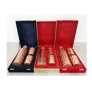 Botella de agua clásica de cobre para el almacenamiento diario de agua, basada en prácticas tradicionales de salud. - Product Image 3