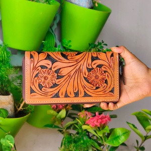 Cartera de Pulsera Unisex de Cuero Genuino Hecha a Mano con Diseño Floral, Antirrobo, Cosida a Mano, para Tarjetas de Crédito, Regalo Ideal - Product Image 1