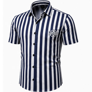 Camisa elegante para hombre con estampado geométrico moderno, material suave y calidad de impresión duradera. - Product Image 1