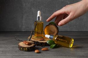 Extracto de hierba de aceite esencial de almendra de calidad superior botella de embalaje personalizada cultivada salvaje venta a granel - Product Image 3