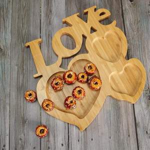 Plateau de service en bois en forme de cœur avec porte-bougie chauffe-plat, plateau familial pour le petit-déjeuner - Product Image 2