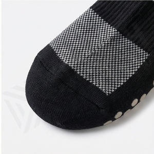 Chaussettes de compression mi-mollet pour yoga, amincissantes, respirantes, performantes, durables, douces, pour la gym et l'entraînement, couleur personnalisable, adaptées à la tenue, vendues par paire - Product Image 6