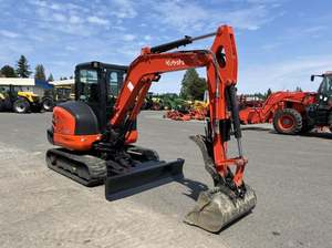 Mini-excavatrice compacte Kubota modèle KX040-4 2022 – Poids : 9 200 lb, puissance du moteur : 40,4 CV, 1 453 heures de fonctionnement - Product Image 4