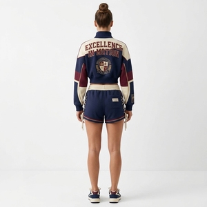 Ensemble de survêtement léger d'été pour femme en polyester/coton, avec short et sweat-shirt, imprimé dentelle, style course, vêtements de sport personnalisés pour équipe - Product Image 3