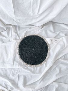 Sous-verres en raphia élégants ornés de coquillages marins, tapis de table écologiques en fibres naturelles tissées style bohème, pour tasses, mugs, décoration de salon tropical ou de plage - Product Image 5