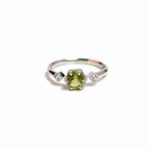 Anillo de Compromiso de Peridoto Natural de Lujo en Plata de Ley 925 con Baño de Oro Blanco y Engaste de Garras con Elegante Peridoto Verde - Product Image 4