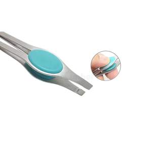 แหนบดึงขนคิ้วปลายเฉียงสีชมพูและสีเงิน ด้ามจับกว้าง ผลิตจากสแตนเลสสตีล คุณภาพสูง รับผลิตแบบ OEM ODM - Product Image 3