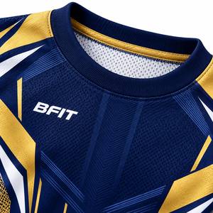 Ensemble uniforme de football homme bleu marine et or, maillot géométrique et short assorti, 100% polyester respirant et à séchage rapide, nom d'équipe personnalisé - Product Image 4