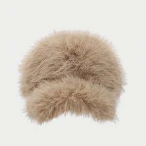 Casquette de baseball chaude en fausse fourrure de renard épaisse de couleur unie pour l'hiver, casquette de baseball en peluche tendance pour femmes - Product Image 5