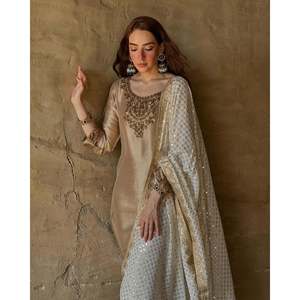 Fancy Top-Bottom y Dupatta Set para mujer con trabajo de secuencia de bordado elegante - Product Image 1